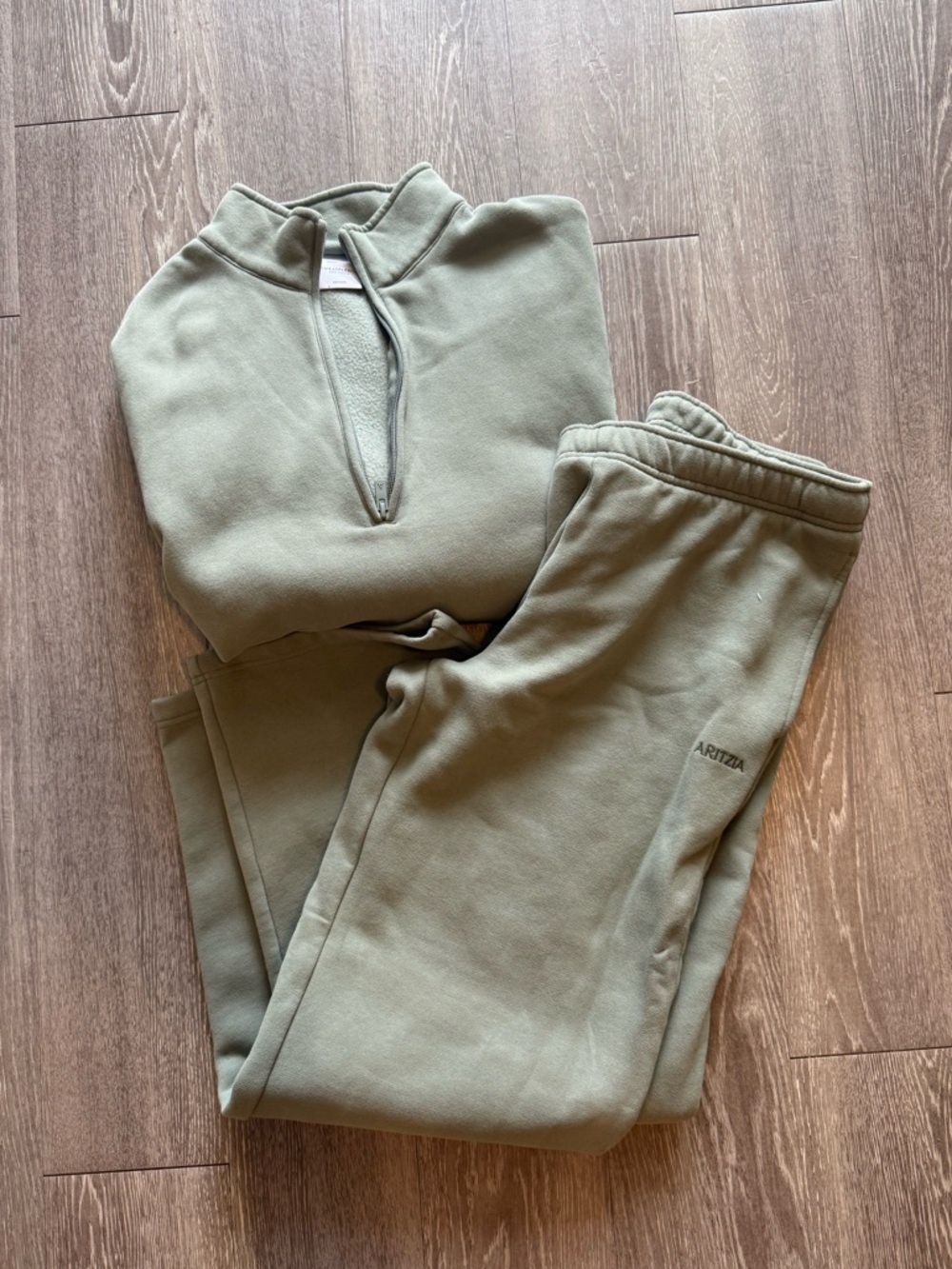 Aritzia sweatfleece cozy set